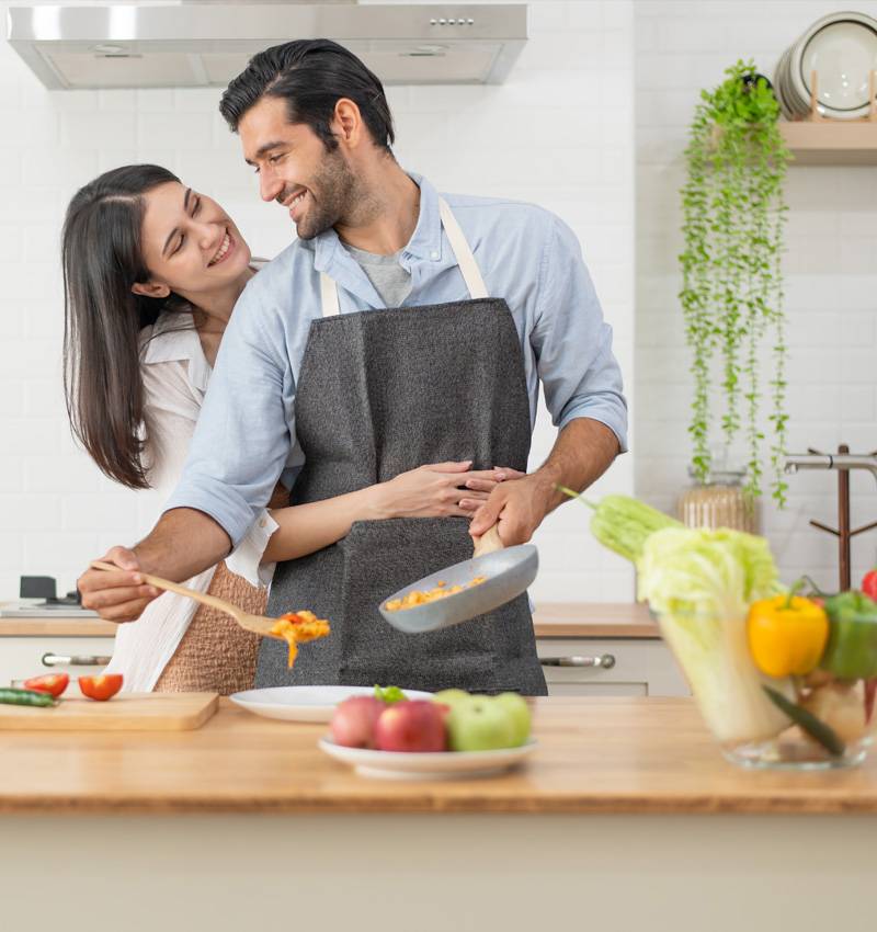 Gemeinsames Kochen: ein einfaches Rezept für viele romantische Abende